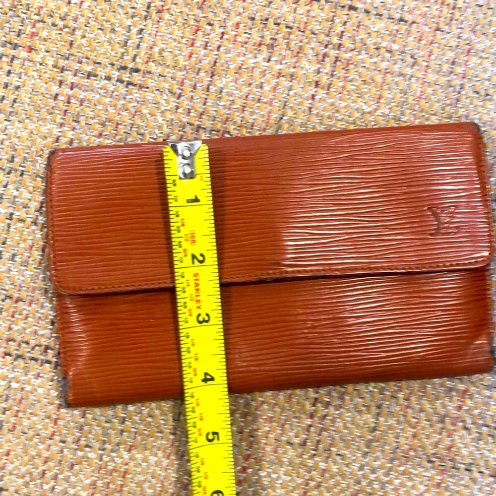 W LOUIS VUITTON Kenyan Fawn EPI Leather Sarah International Long Trifold Wallet - Picture 13 of 14